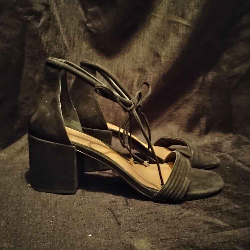 Gianni Bini Black Block Heel Sandals